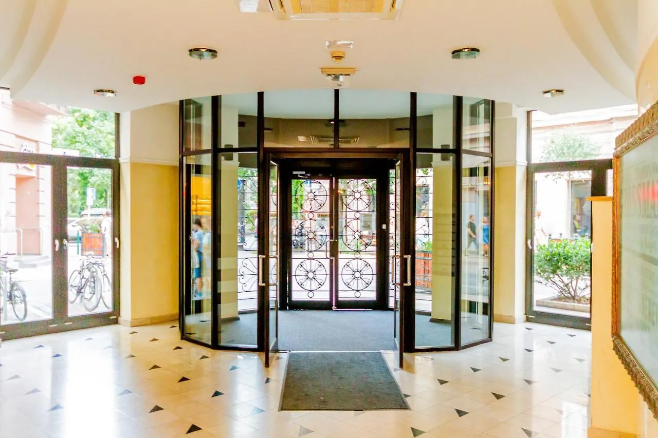 Apartamento Kiraly Str. Corner Downtown Budapest Hungría